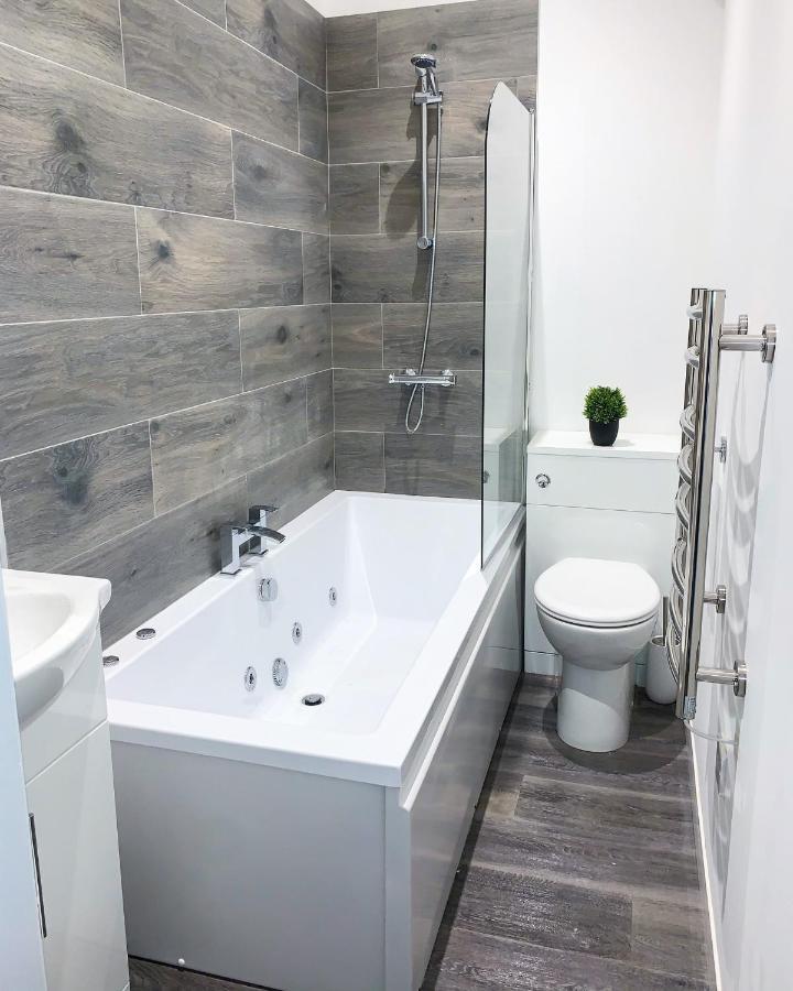 Albert Luxury Hottub & Jacuzzi Apartments Blackpool Exterior photo