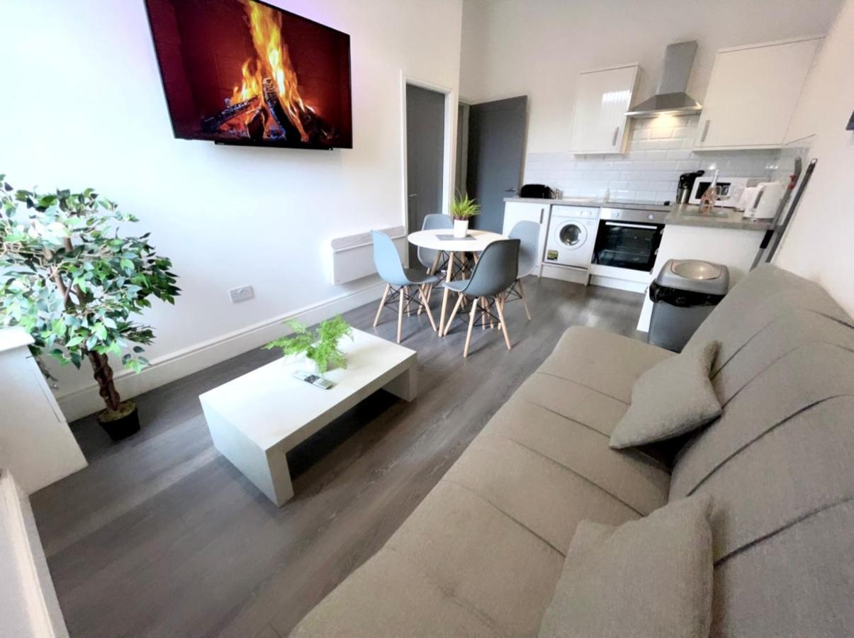 Albert Luxury Hottub & Jacuzzi Apartments Blackpool Exterior photo