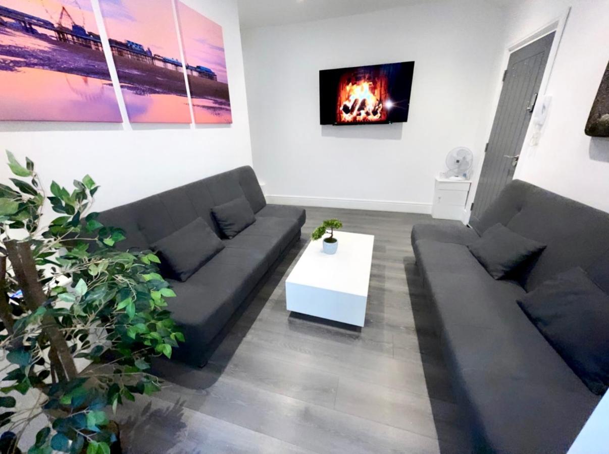 Albert Luxury Hottub & Jacuzzi Apartments Blackpool Exterior photo