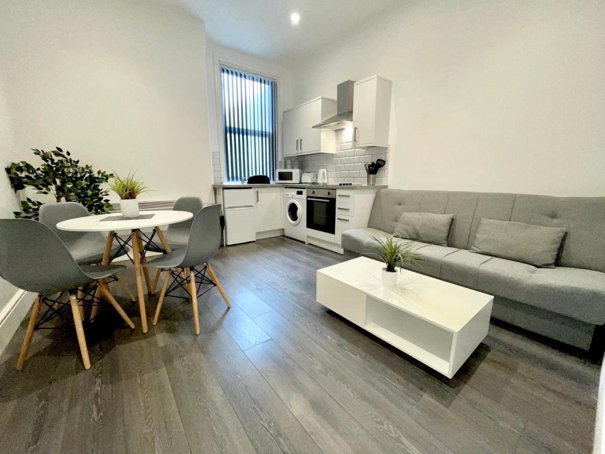 Albert Luxury Hottub & Jacuzzi Apartments Blackpool Exterior photo