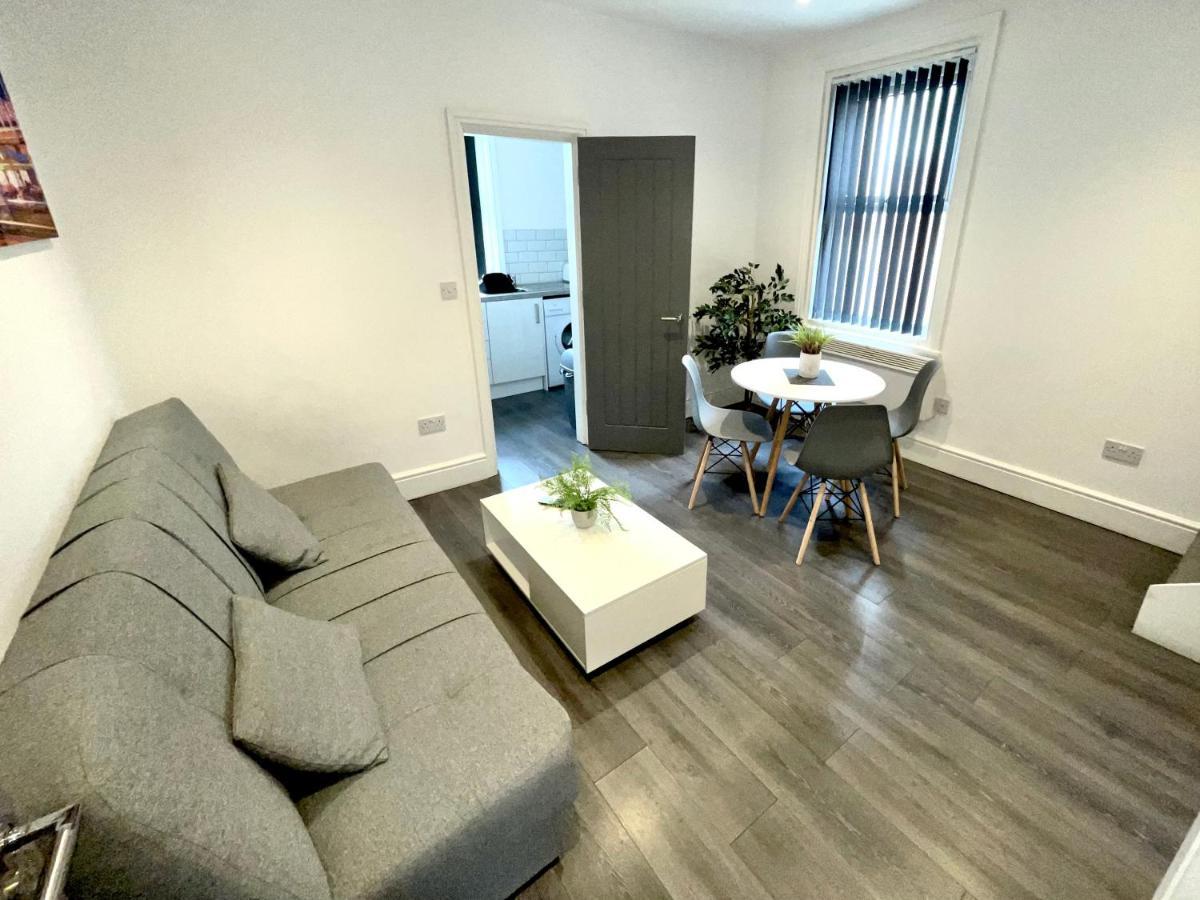 Albert Luxury Hottub & Jacuzzi Apartments Blackpool Exterior photo