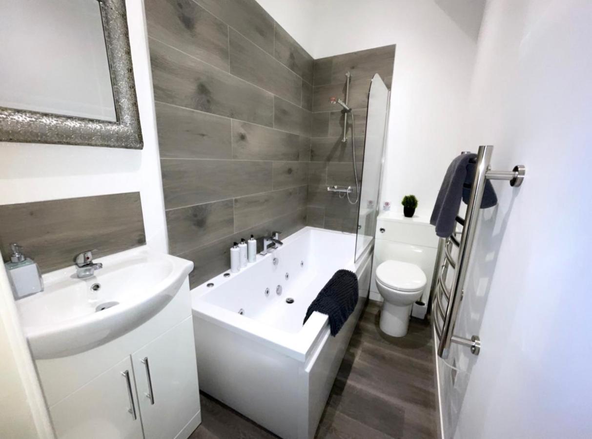Albert Luxury Hottub & Jacuzzi Apartments Blackpool Exterior photo