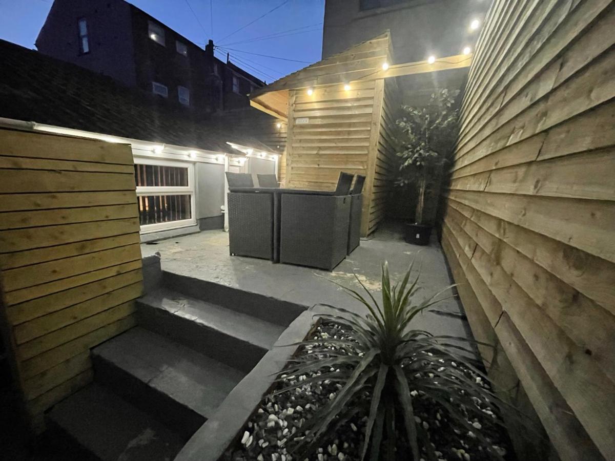 Albert Luxury Hottub & Jacuzzi Apartments Blackpool Exterior photo